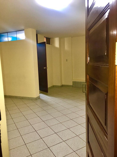 Monoambiente De 40 M2 En Segundo Piso. Baño Propio. Puerta Independiente. A Una Cuadra De Municipalidad De Chorrillos O 3 Cuadras De Estación Matellini Metropolitano