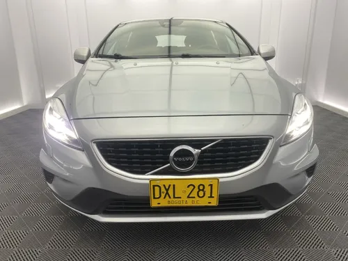 Volvo V40 2.0 T4 Drive-E R-DESIGN AT