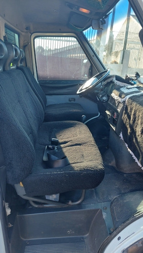 Imagem 24 de 25 de Iveco 3515 Baú De 4.50 Carga Seca
