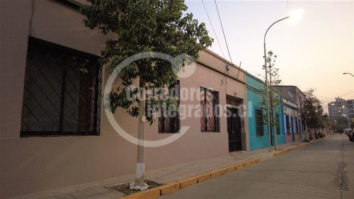 Imagen 5 de 22 de Casa En Venta De 5 Dorm. En Providencia