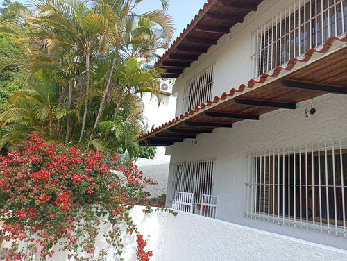 Vendo Casa 473m2 5h+s/6b+s/4p Santa Marta 0774 