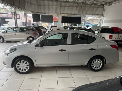 Imagem 7 de 13 de Nissan Versa Completo