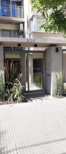 Imagen 3 de 10 de Departamento De 2 Ambientes Con Balcon En Venta - Moron Centro