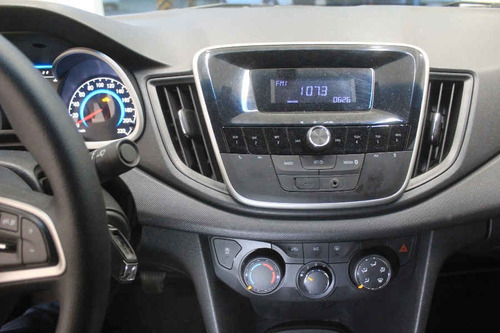 Imagen 10 de 15 de Chevrolet Cavalier 2019 4p Ls L4/1.5 Man