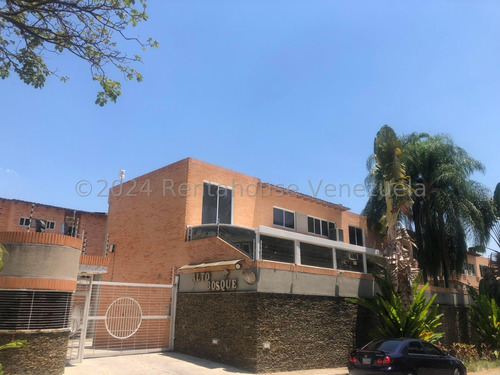 Townhouse En Venta Ubicado En El Bosque Ideal Para Familia En Crecimiento Con Piscina Fmp