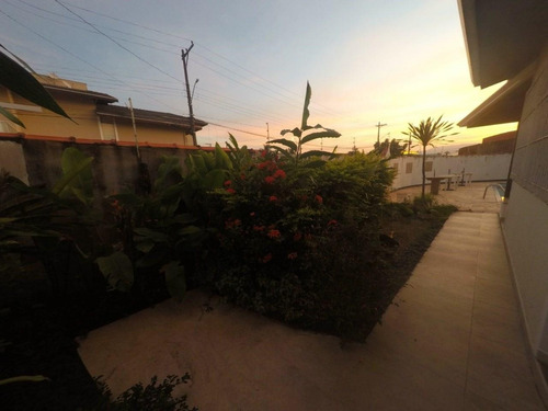 Casa Com 2 Dormitórios À Venda, 175 M² Por R$ 600.000,00 - Jardim Britânia - Caraguatatuba/sp - Ca0271