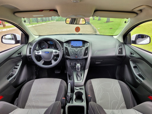 Ford Focus SE 1.6 16V TiVCT PowerShift