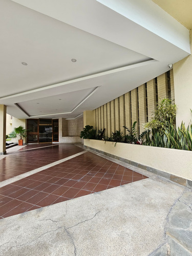 Alquiler De Apartamento En Campo Alegre