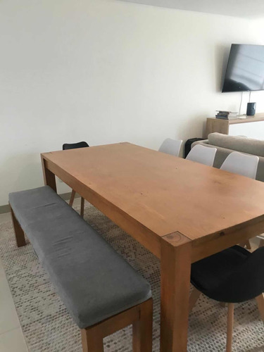 Juego De Comedor Grande Con 6 Sillas Y Banqueta De Madera.