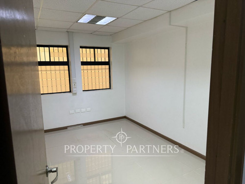 Arriendo Propiedad Comercial En Excelente Ubicació...