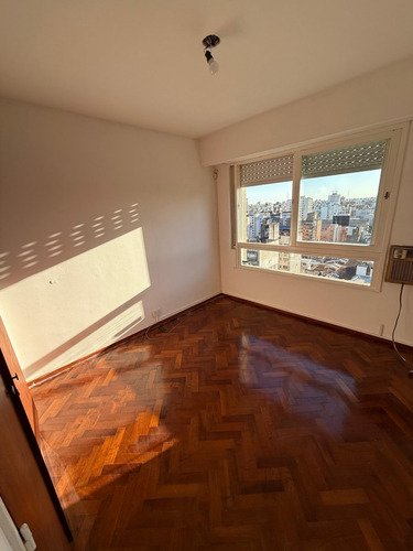 Urquiza 1159 16 - 05 - Departamento De 3 Dormitorios + Cochera - En Alquiler - $ 650.000