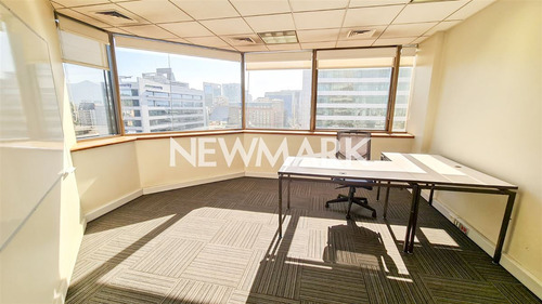 Oficina Con Excelente Espacios Interiores