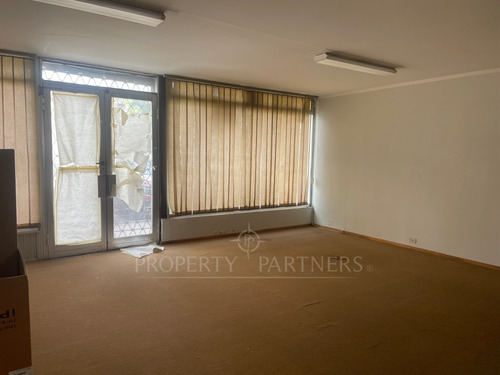 Venta De Propiedad Completa Con Oficinas A Pasos D...