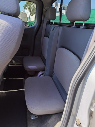 Imagen 9 de 15 de Nissan Frontier Estandar 4 Cil 2.4l