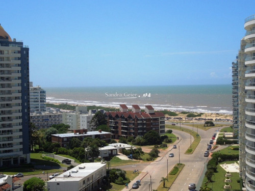 Venta Av Chiverta Edificio Forest Tower Ii Todo Sol!!!!!- Ref: 698