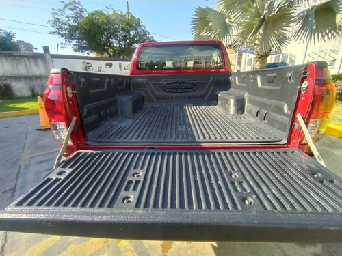 Imagen 12 de 14 de Toyota Hilux 4x4