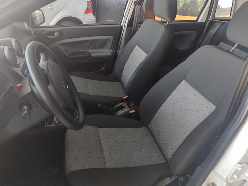 Imagem 9 de 10 de Ford Fiesta 1.6 Mpi Hatch 8v Flex 4p Manual