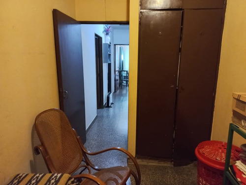 Flores Propiedades Vende Casa Esquina Barrio Modelo Sobre Av. America