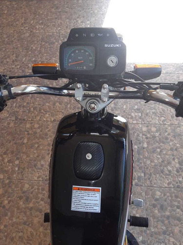 Suzuki Ax 100