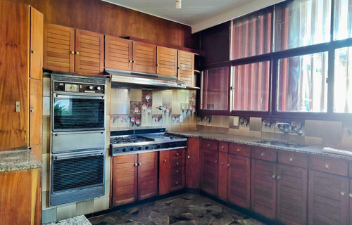 B° Bombal - Casa Multifuncional En Venta-4 Dormitorios-4 Baños - Ascensor- Piscina