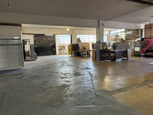 Depósito En Venta Montevideo.