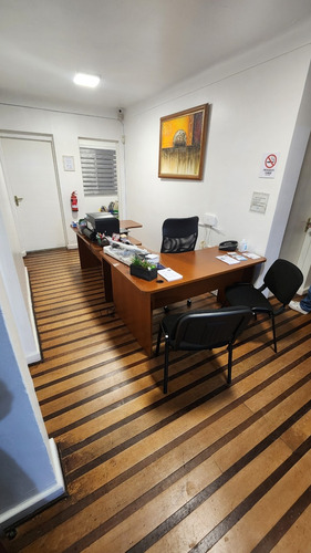 Casa En Arriendo Comercial Con 6 Oficinas 3 Baños Quilpue