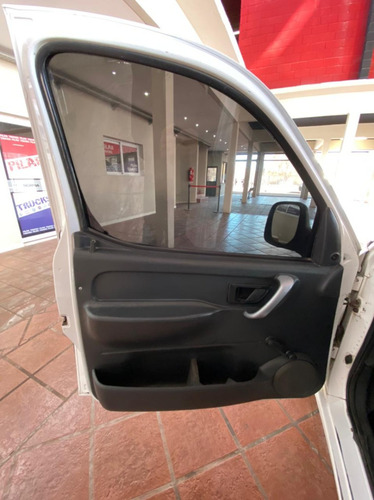 Imagen 5 de 12 de Citroen Berlingo Furgon Mixto 1.4 Manual 2013