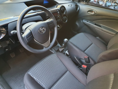 Imagen 9 de 20 de Toyota Etios X 1.5 0km 2023