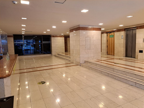 Oficina, Recepción, Privado, Baño, Estac. En C.financ. Vitac