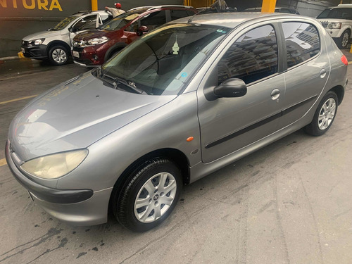 Imagem 1 de 5 de Peugeot 206 2004 1.0 16v Selection 5p