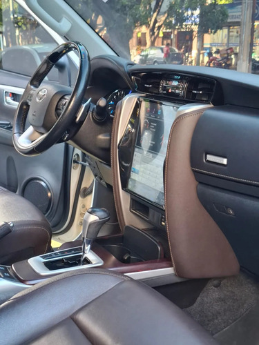 Toyota Fortuner 2.7L 4X2 At