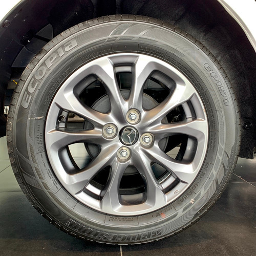 Imagen 11 de 14 de Mazda 2 Sedan Touring Mt Blanco