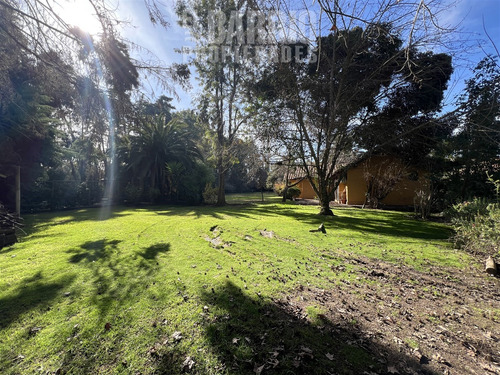 Casa En Venta En Chicureo, A Pasos Del Colegio Santa Cruz