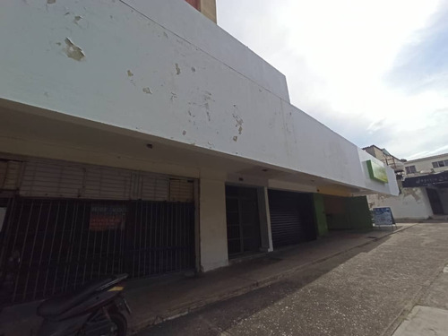 Imagen 10 de 16 de Fernando Guerrero Vende Alquiler De Local Comercial, En Av. Bolivar.