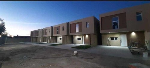 Imagen 3 de 12 de Duplex 3 Dormitorios En Neuquén