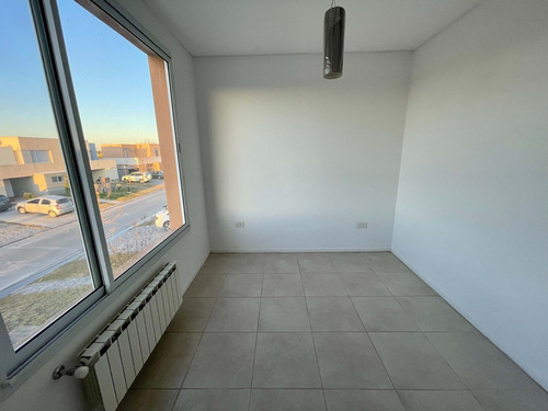 Imagen 14 de 26 de Venta Casa Con Jardin En Casas Santa Maria Tigre