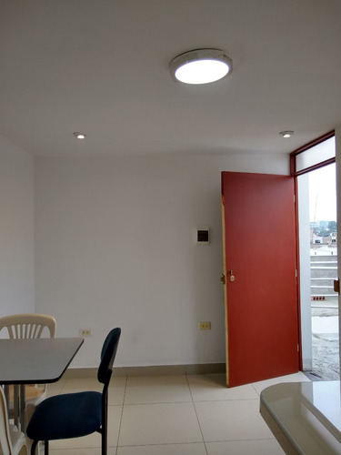 Imagen 22 de 25 de Minidepartamento En San Borja, Departamento En San Borja, Departamentos En San Borja, En Avenida Rosa Toro Cuadra 9 Cruce Con Canada Cuadra 35, Excelente Zona Comercial Todo A La Mano