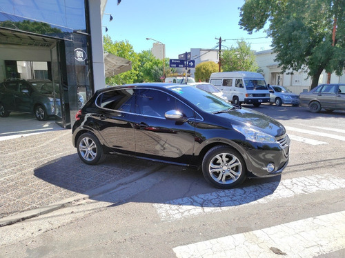 Peugeot 208 Feline Pack Cuir