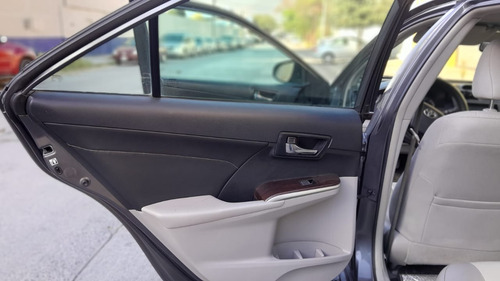 Toyota Camry 2.5 Xle L4/ At