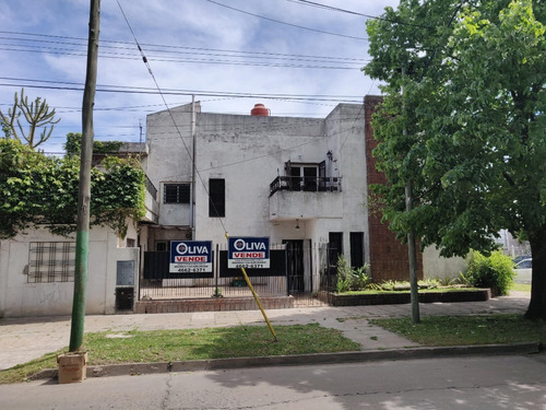 Imagen 1 de 22 de Casa En Dos Plantas En Hurlingham