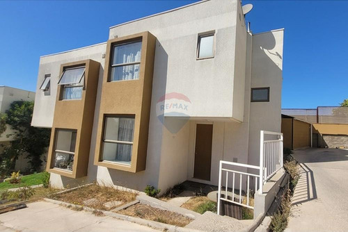 Casa Céntrica En Quilpué: Inversión Ideal 3d/2b