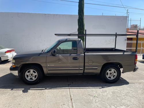 Chevrolet Cheyenne 5.3 2500 Cab Reg K 295hp 4x2 Mt