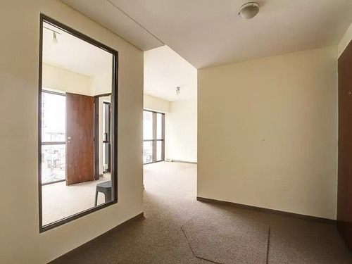 Av. Corrientes Y Montevideo. Dueño Vende Oficina 70 M2 En Excelente Ubicación E Impecable Estado. En Un Edificio Moderno Para Uso Profesional Y Comercial.