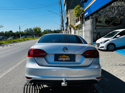 Volkswagen Jetta 2.0 Comfortline Flex 4p Automática