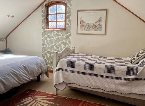 Casa En La Dehesa Central , 5 Dorms + 4 Baños + Servicios