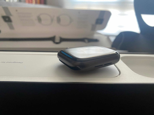 Apple Watch Serie 5 44mm Versión Nike (Usado)