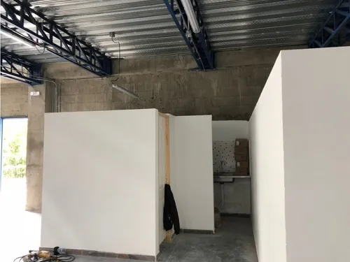 Bodegas 1 Y 4 En Venta Via Condina