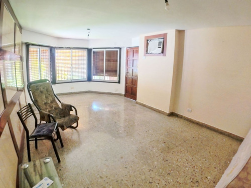 Casa En Venta En Ramos Mejía Sur