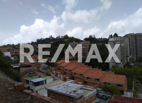 Venta De Terreno En El Alto Hatillo  Cerca De La Muralla Calle Los Cedros