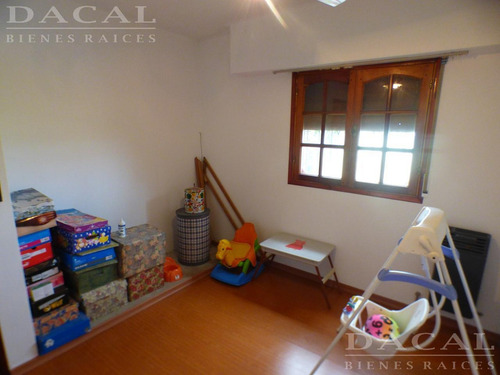 Casa En Venta En La Plata Calle 23 E/ 78bis Y 79 Dacal Bienes Raices